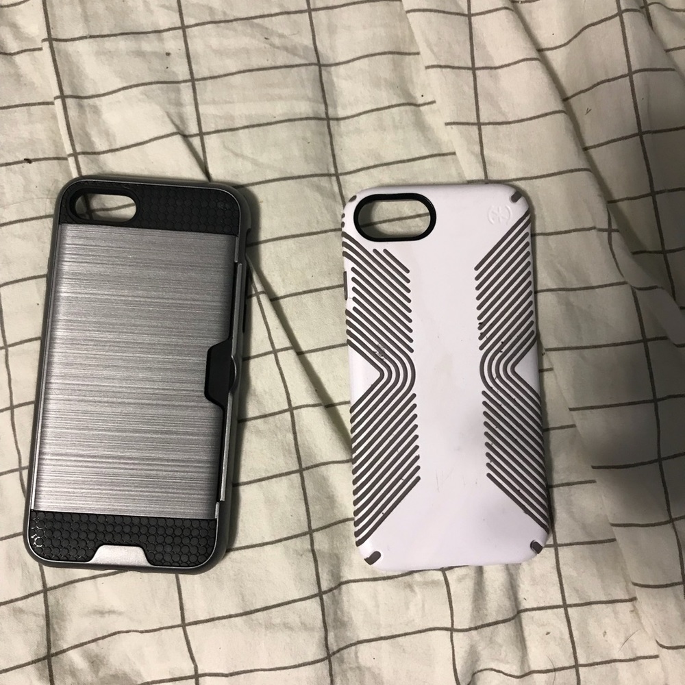 2 iPhone 7 cases